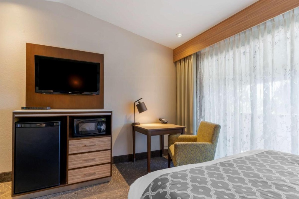 Best Western Plus Forest Park Inn Image 12