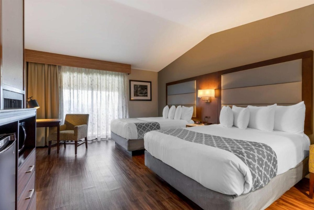 Best Western Plus Forest Park Inn Image 16