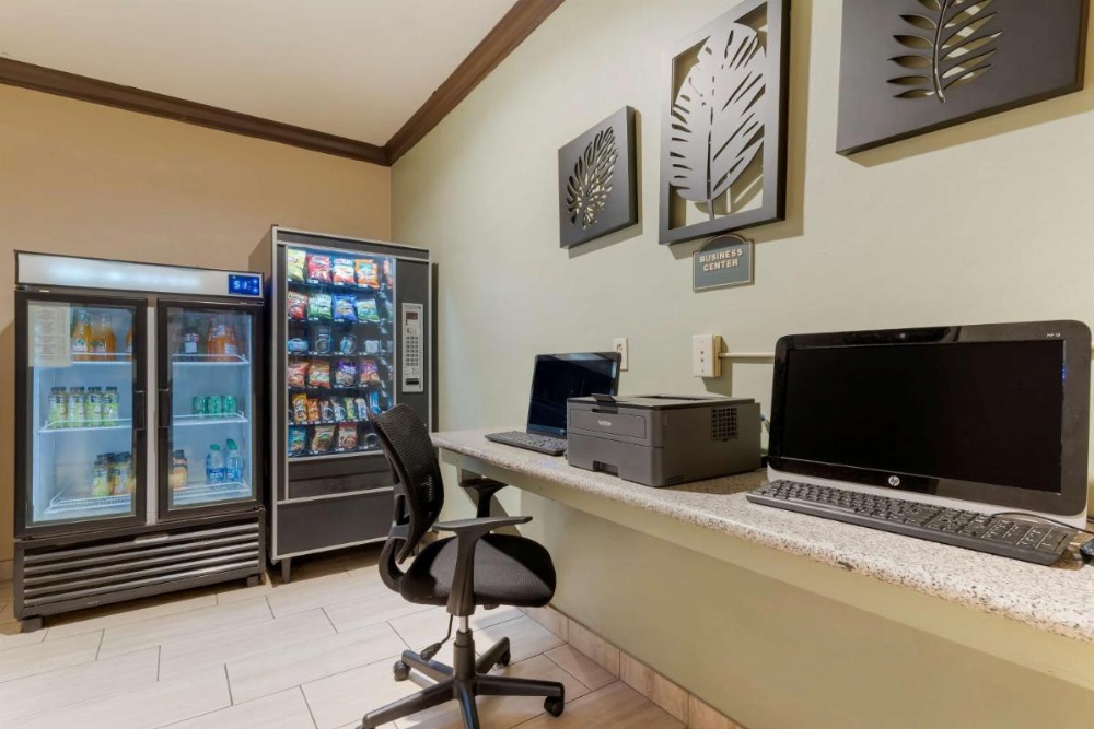 Best Western Plus Forest Park Inn Image 39